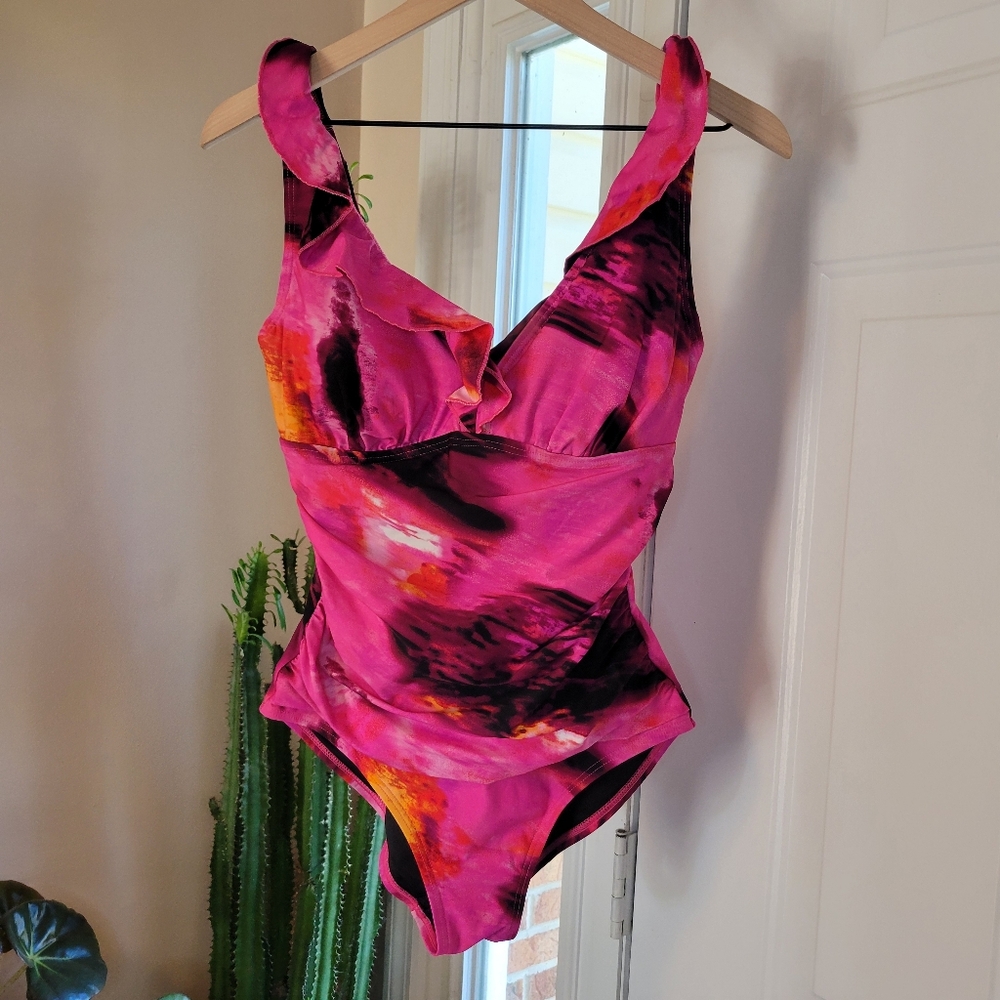 DKNY Womens Ruffle Plunge Underwire Tummy Control One-Piece,‎ Size Medium - Picture 2 of 9